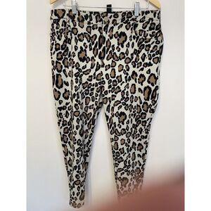 Chicos So Slimming Pants  2.5 (L14) Petite Cheetah Leopard Stretch Animal Print‎